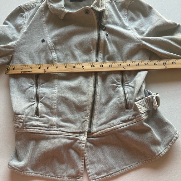 EUC DKNY Jeans Women's Ivory Denim Stretch Jacket w/Two Front Pockets Sz S (C1) - Picture 3 of 6